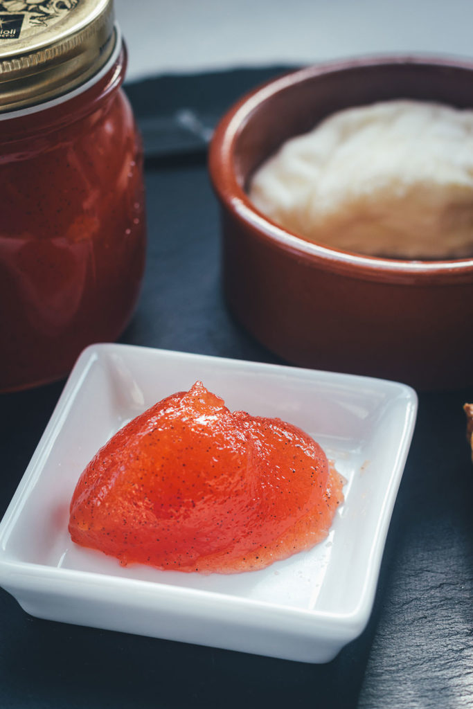 Selbst gemachte süße Tomatenmarmelade zu Brot und Käse - moey&amp;#39;s kitchen ...