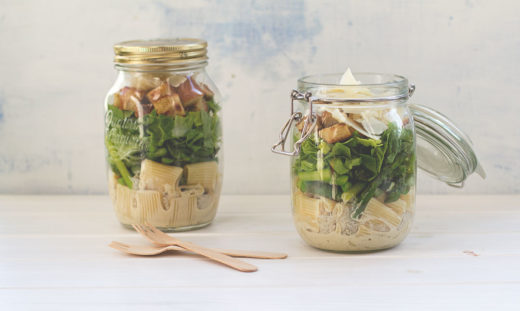 Caesar Pasta Spargel Salat im Glas mit und ohne