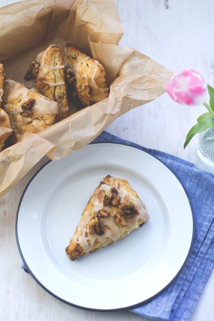 Ahornsirup-Scones mit karamellisierten Walnüssen - moey&amp;#39;s kitchen foodblog