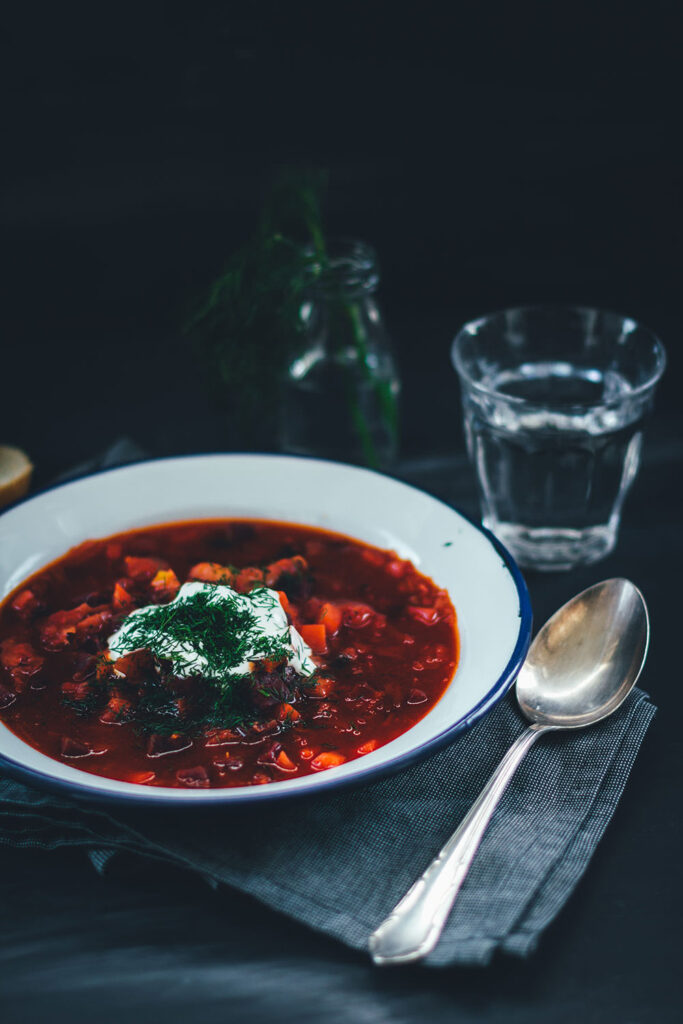 Vegetarischer Borschtsch (Borscht) | moeyskitchen.com