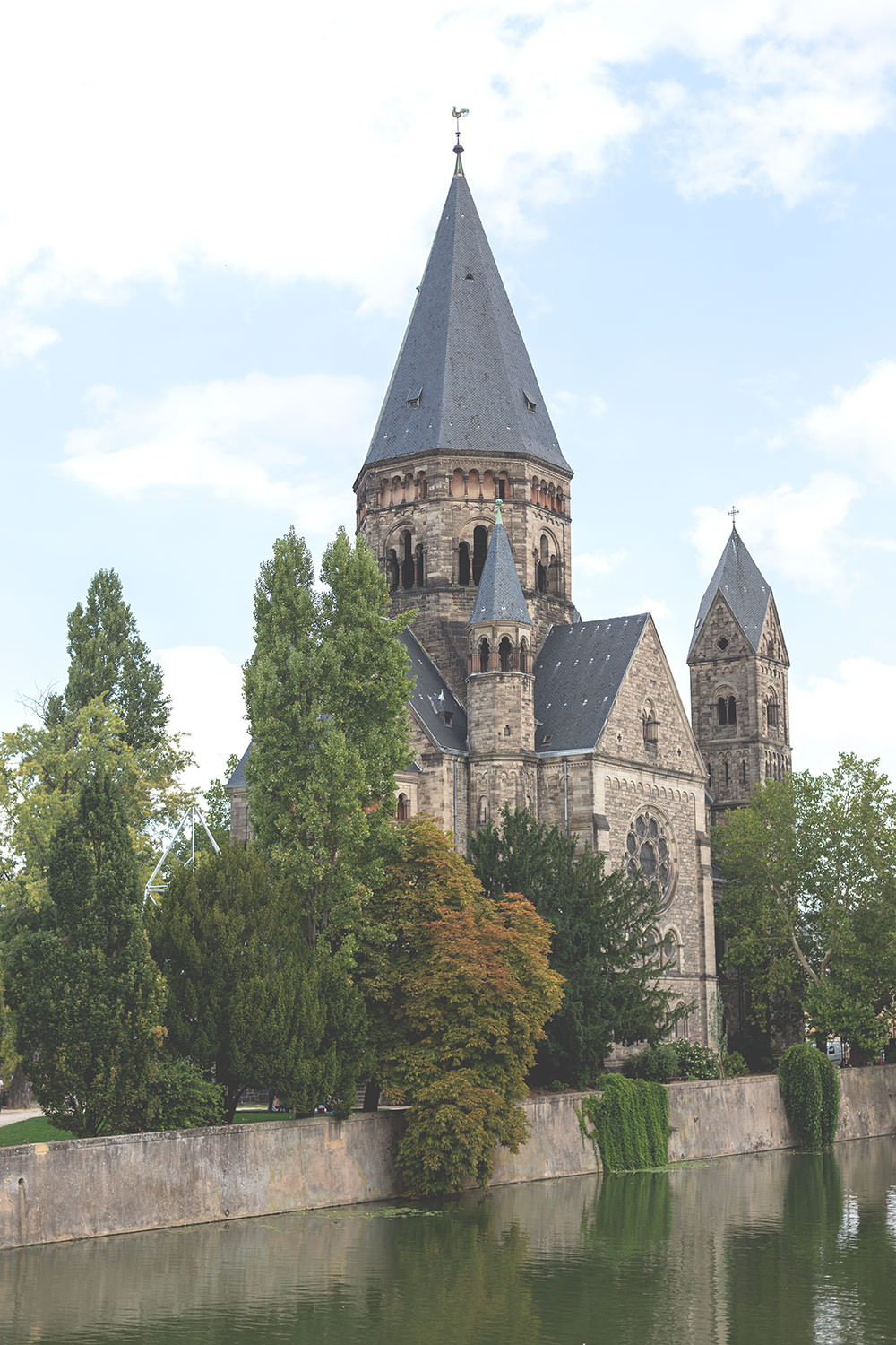 Tagesausflug nach Metz und Rezept für Quiche Lorraine (Lothringer Speckkuchen) | Temple Neuf an der Mosel in Metz | moeyskitchen.com
