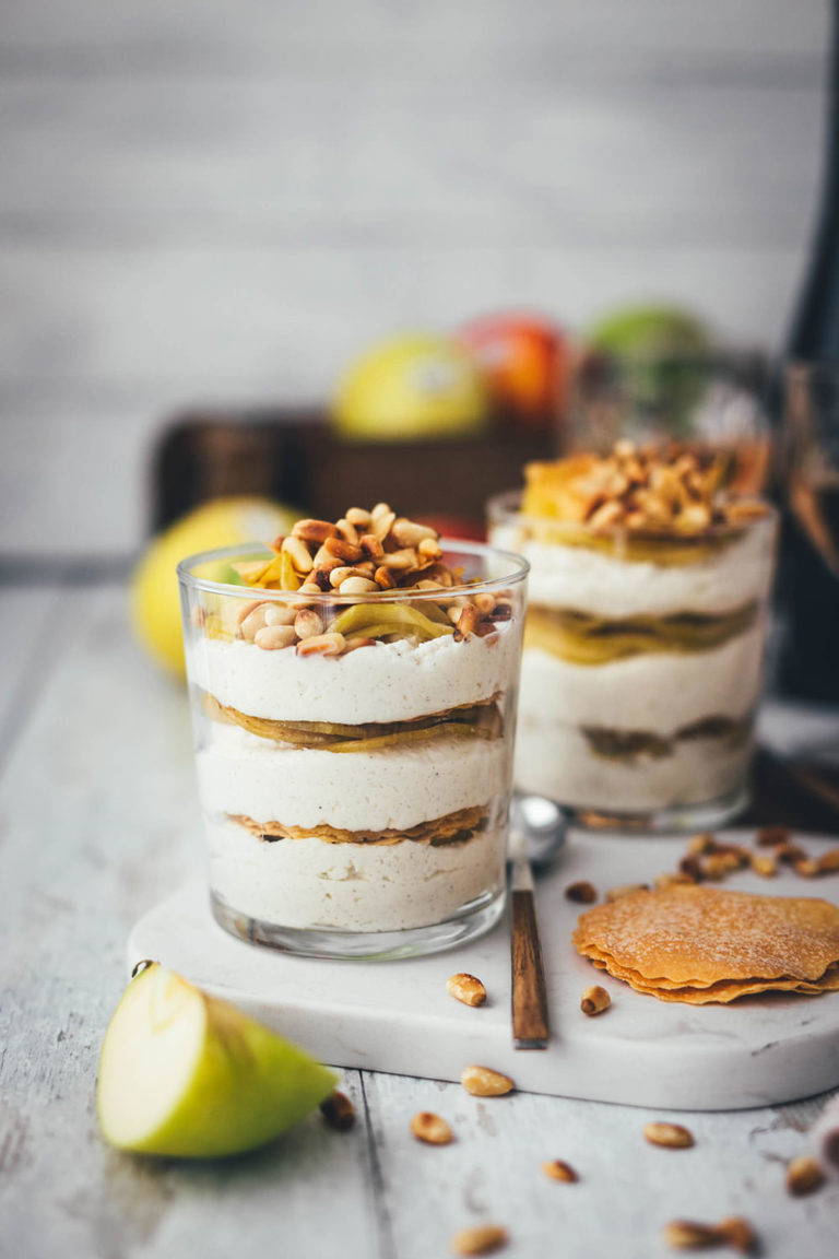 ApfelstrudelDessert im Glas mit Südtiroler Apfel g.g.A