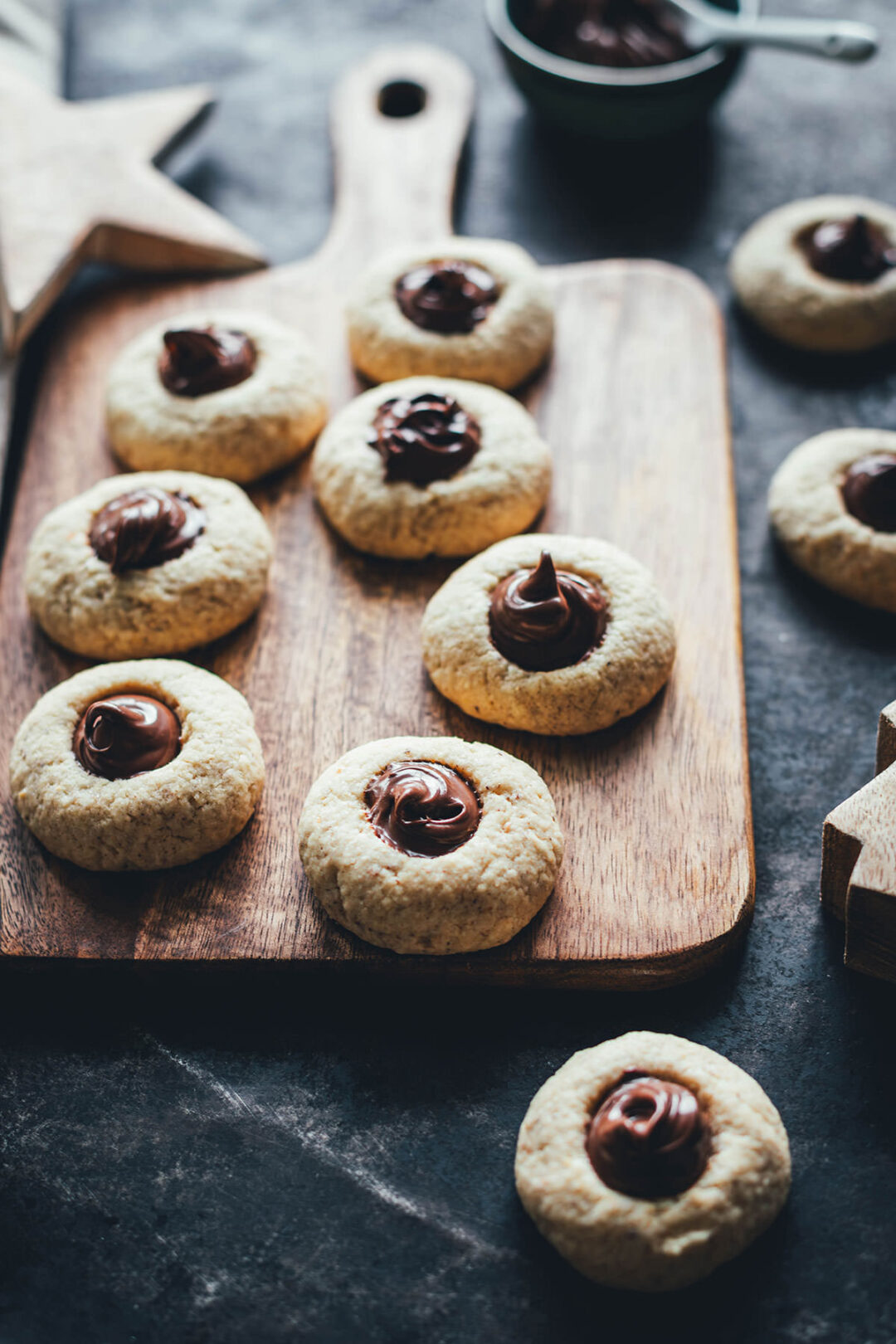 Einfache Haselnussplätzchen mit Nuss-Nougat-Creme - moey&amp;#39;s kitchen foodblog